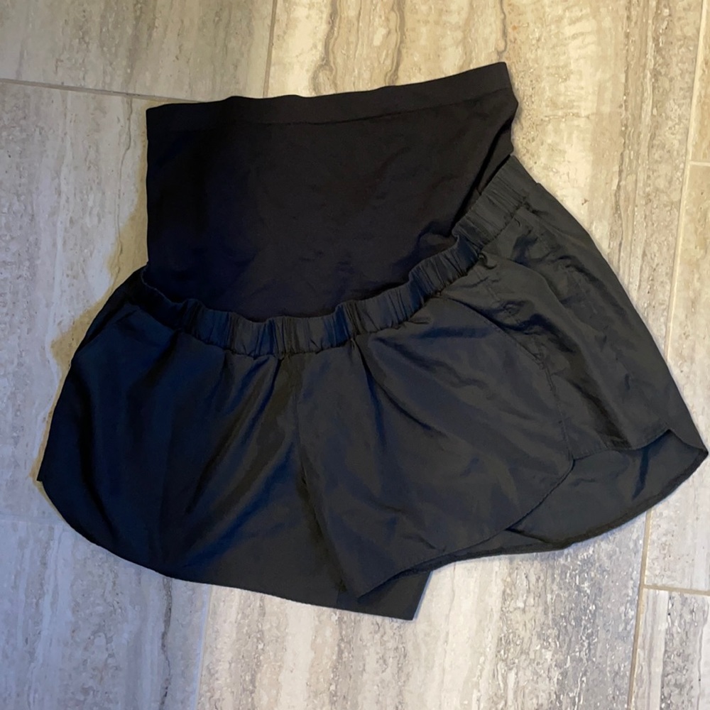 Maternity shorts size large